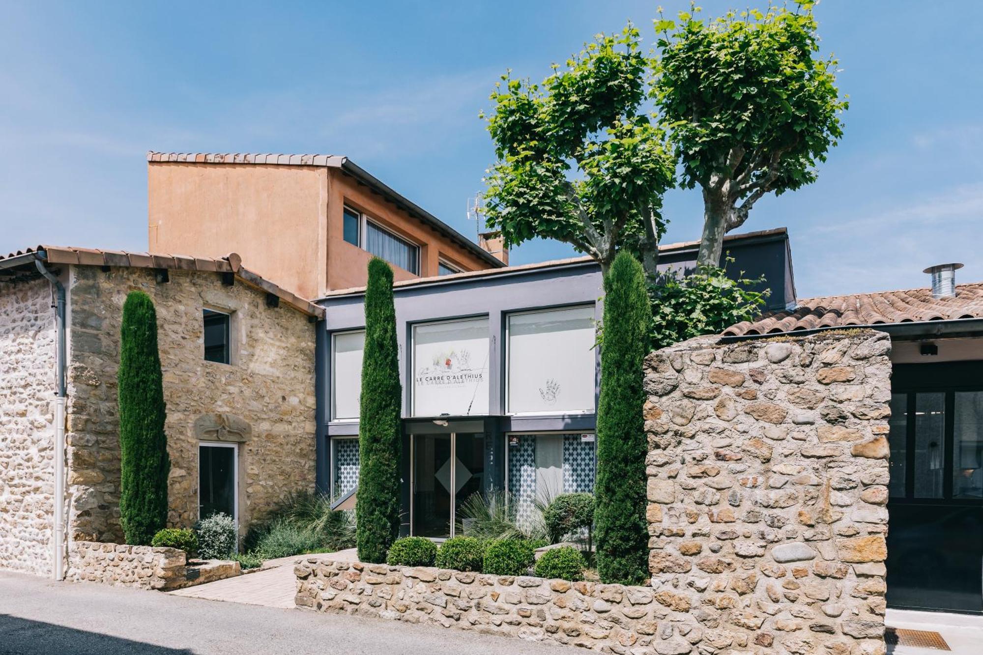 Le Carre D'Alethius Logis Hotel Restaurant Charmes-sur-Rhone ภายนอก รูปภาพ