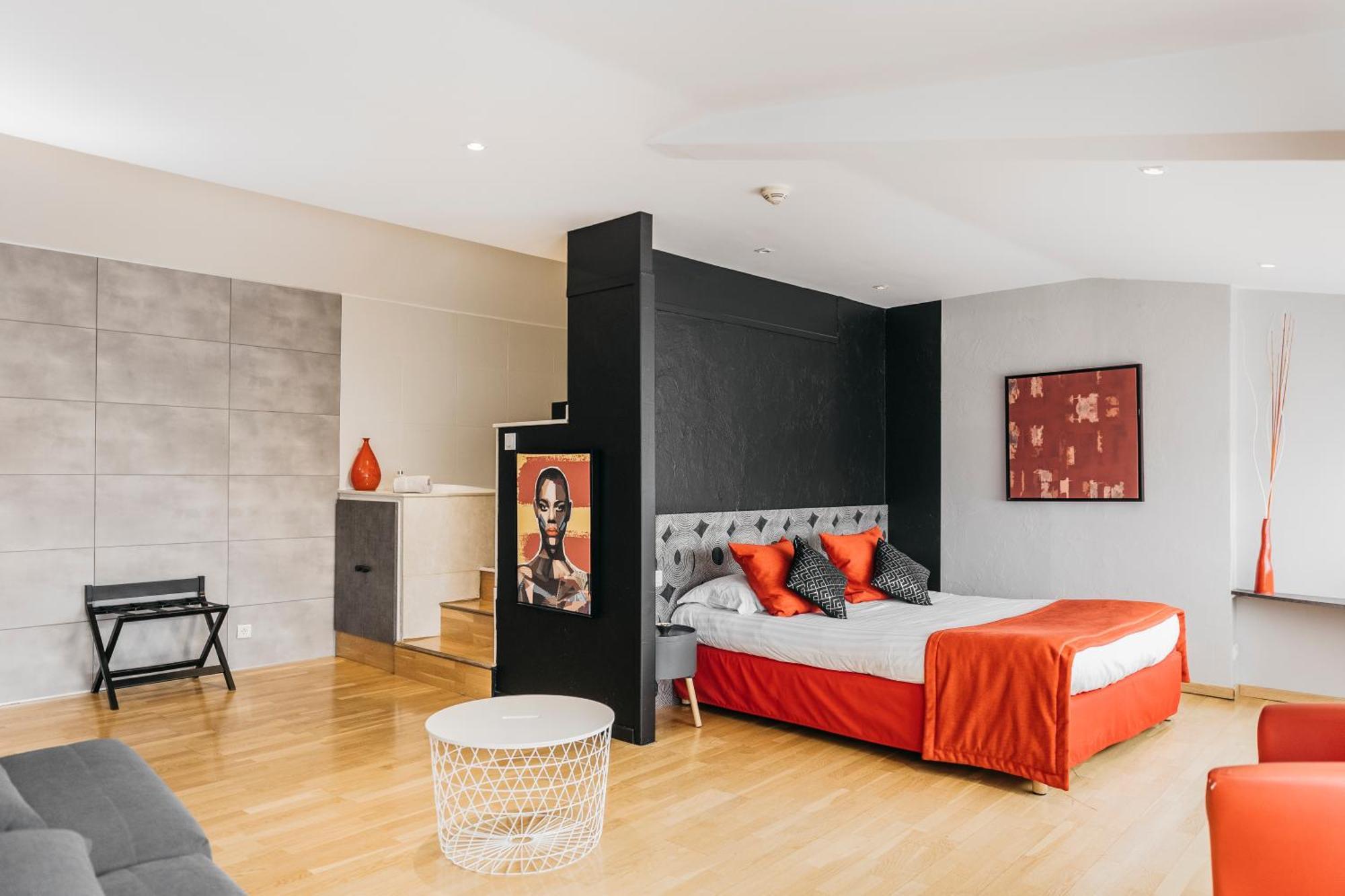 Le Carre D'Alethius Logis Hotel Restaurant Charmes-sur-Rhone ภายนอก รูปภาพ