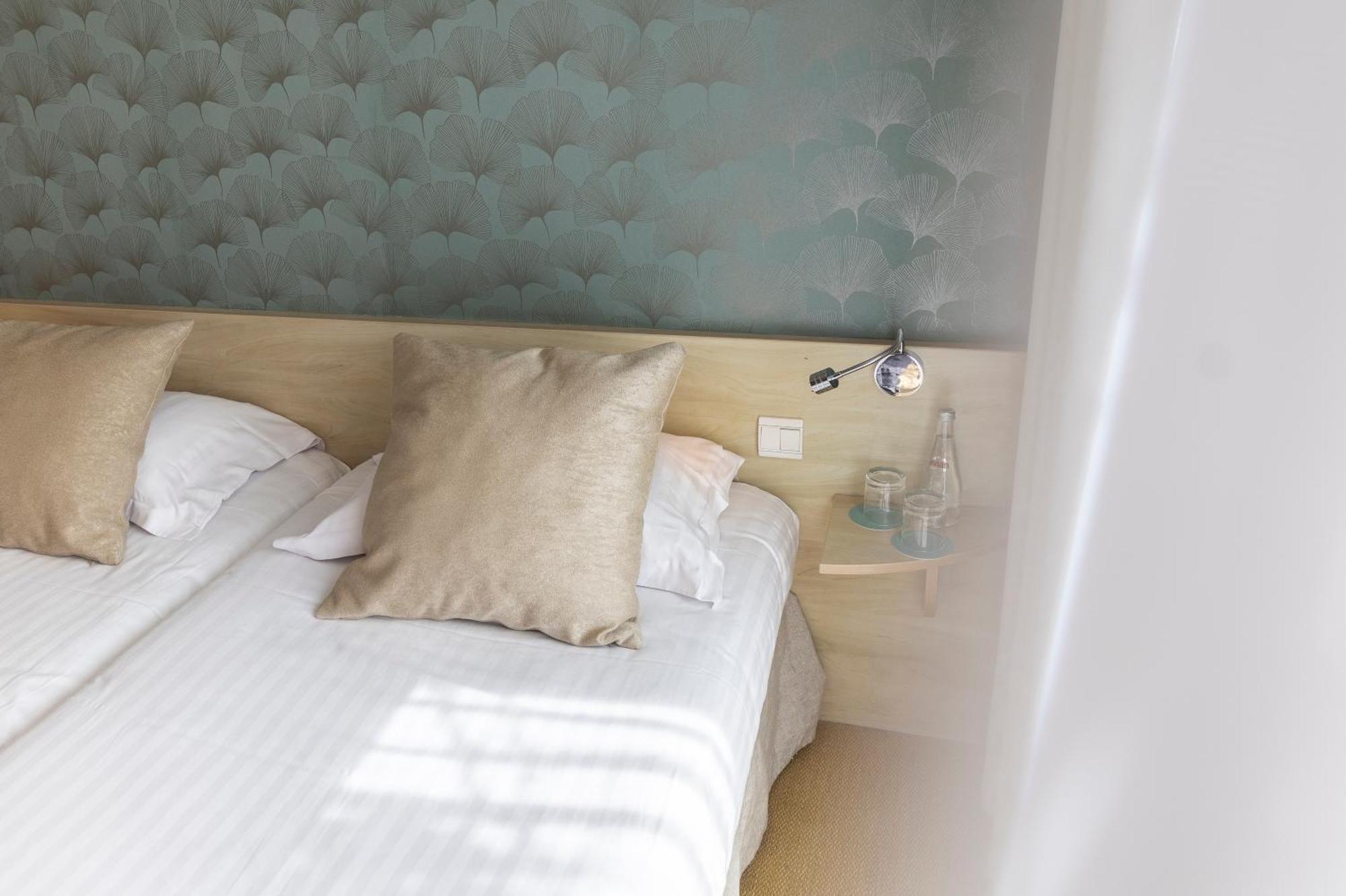Le Carre D'Alethius Logis Hotel Restaurant Charmes-sur-Rhone ภายนอก รูปภาพ