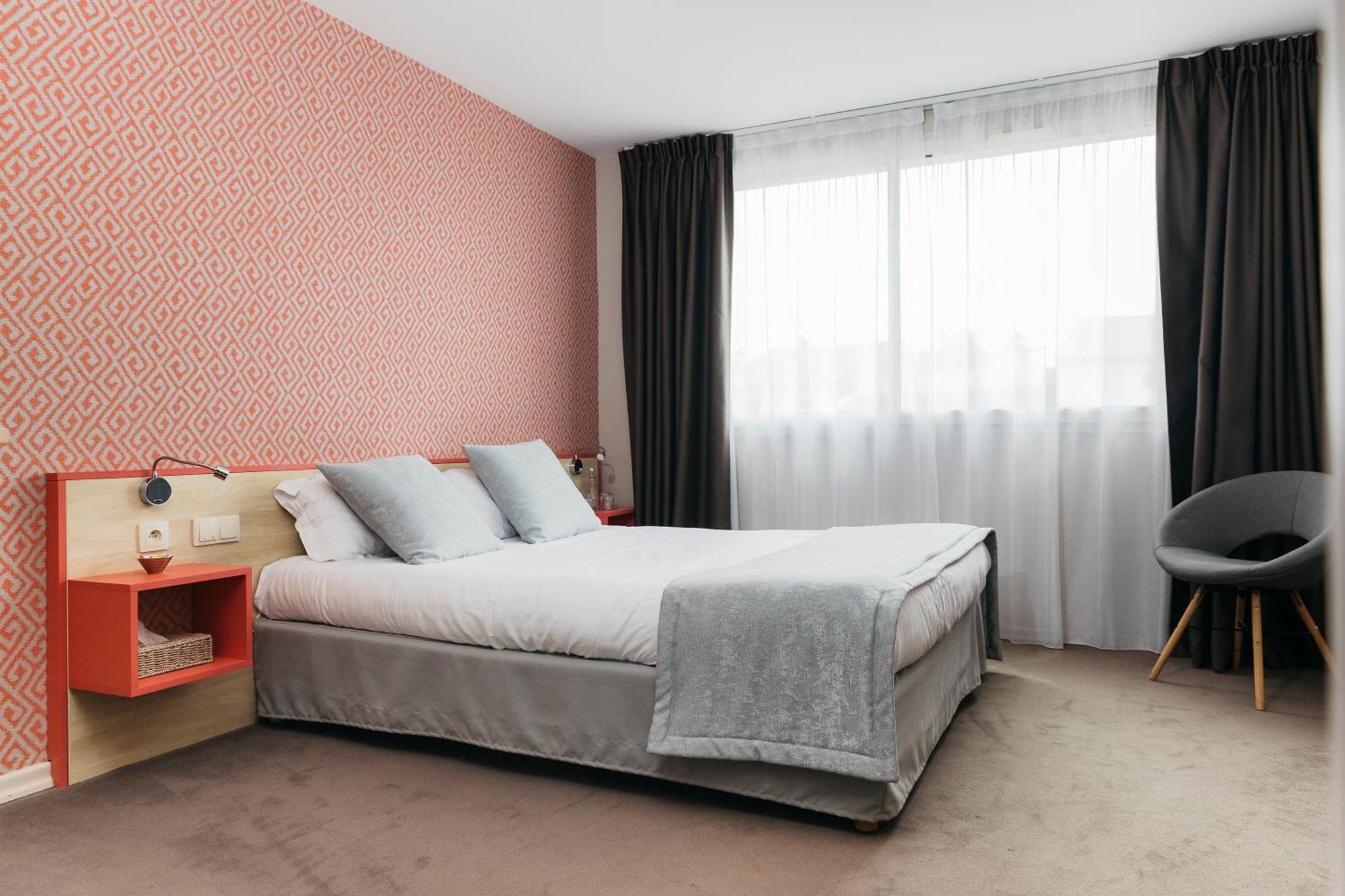 Le Carre D'Alethius Logis Hotel Restaurant Charmes-sur-Rhone ภายนอก รูปภาพ
