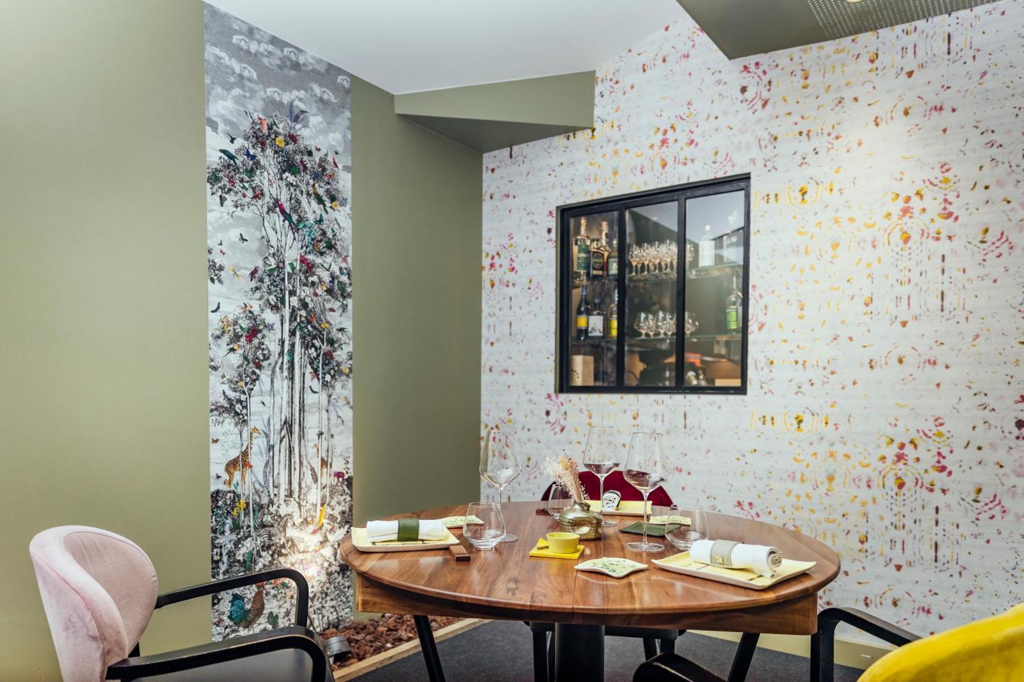 Le Carre D'Alethius Logis Hotel Restaurant Charmes-sur-Rhone ภายนอก รูปภาพ